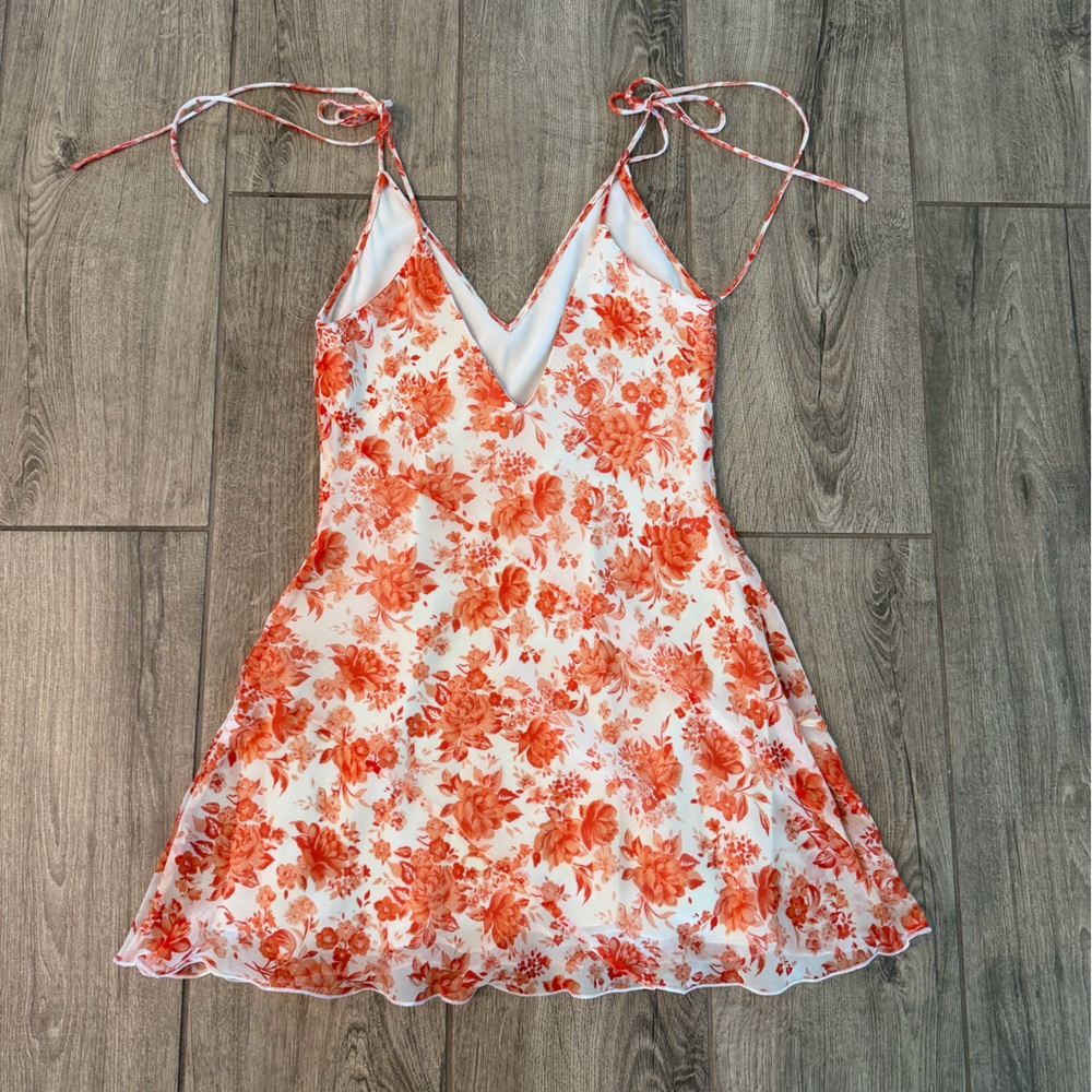 Aritzia Wilfred Floral dress - Picture 3 of 3